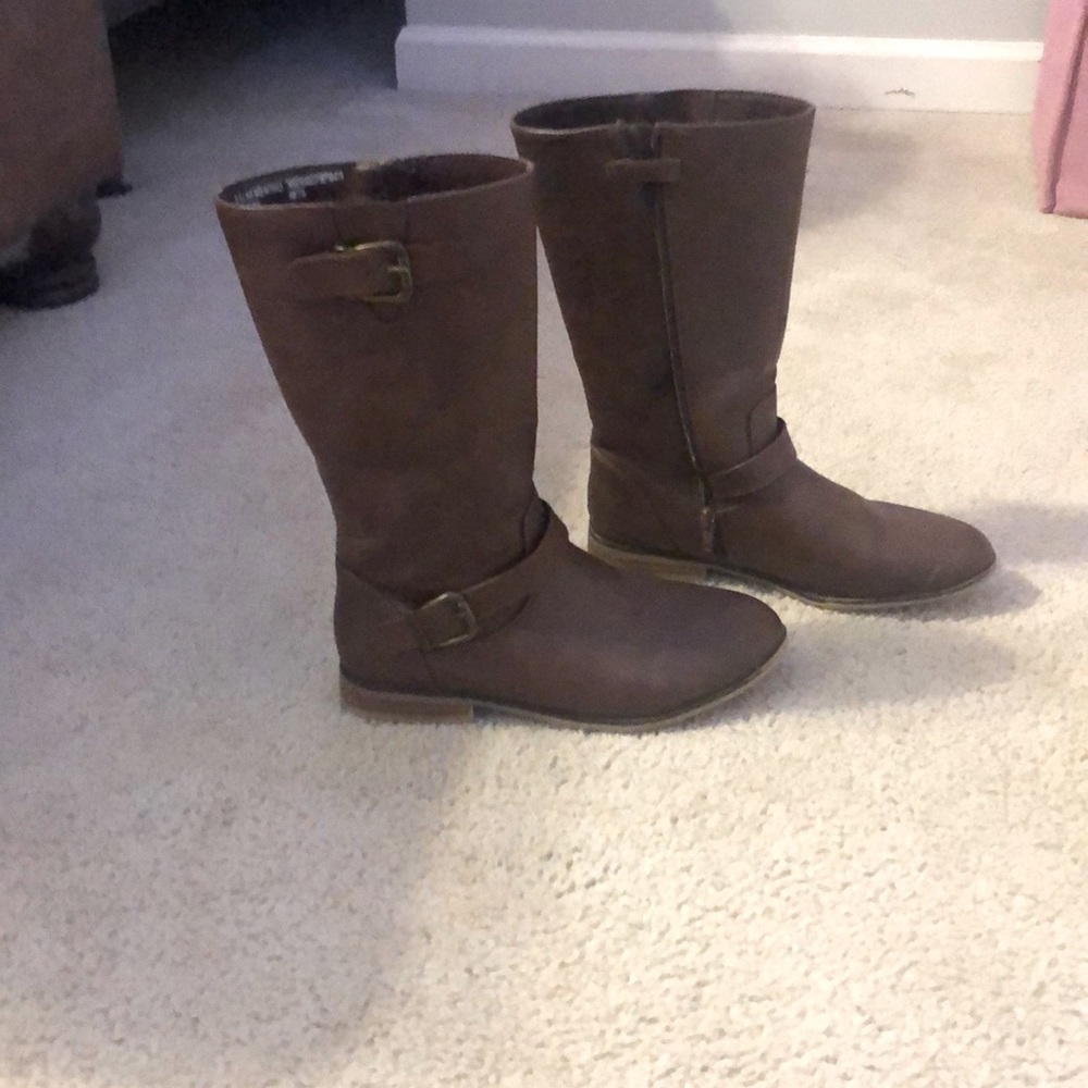Brown boots